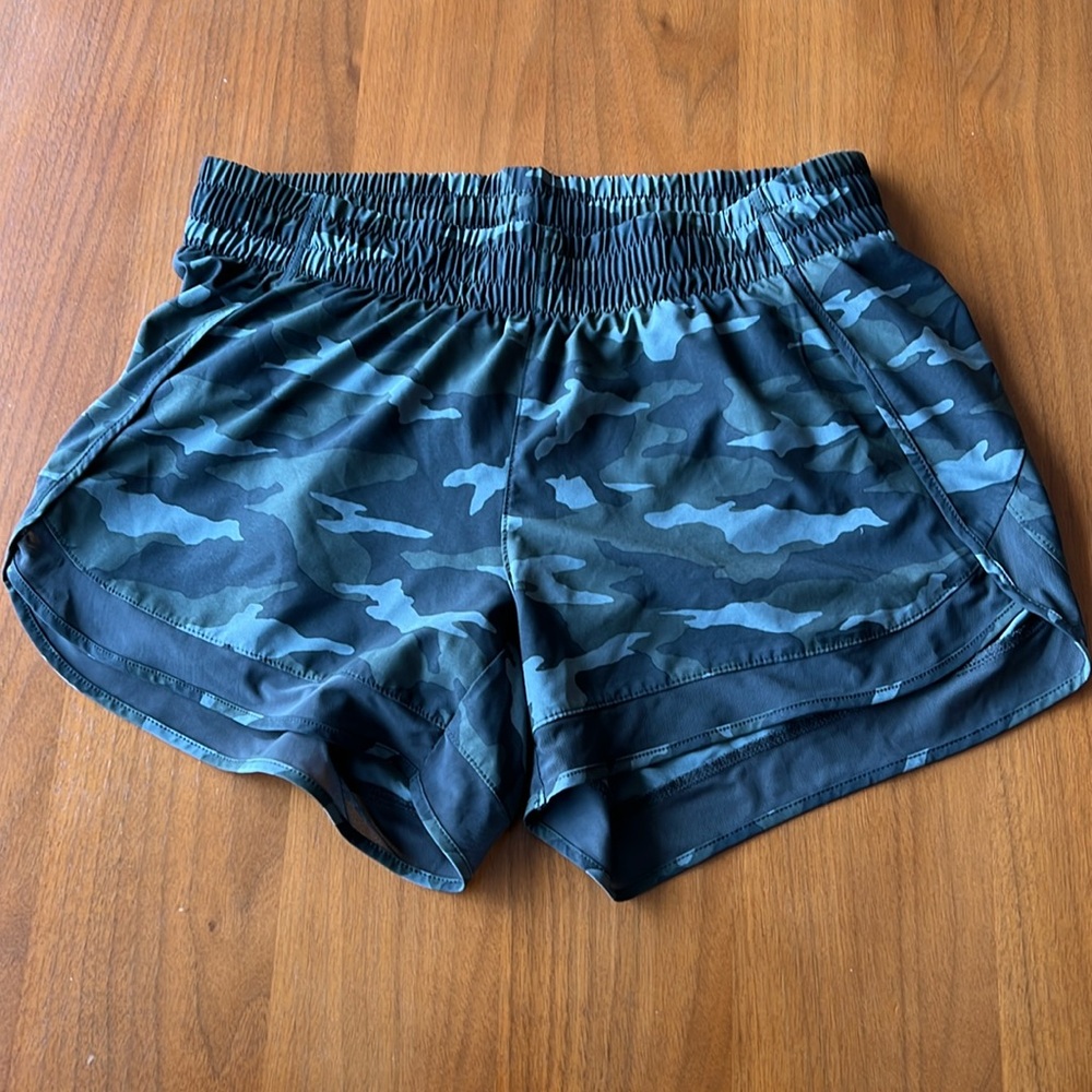 Athleta Printed Mesh Racer Run Short 4” M